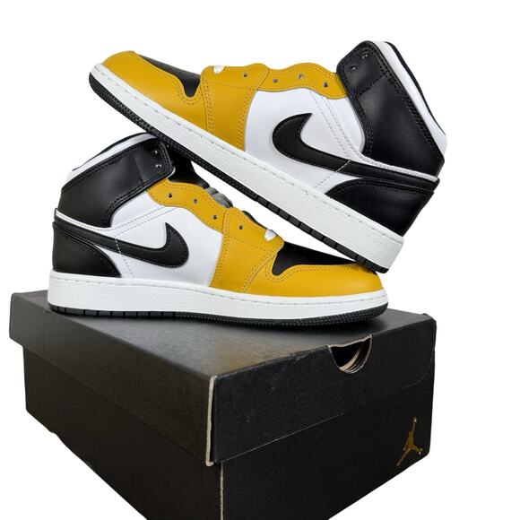Nike Air Jordan 1 Retro Mid Taxi Yellow White Black DQ8423-701 Size 6Y/W7.5 - Picture 2 of 10